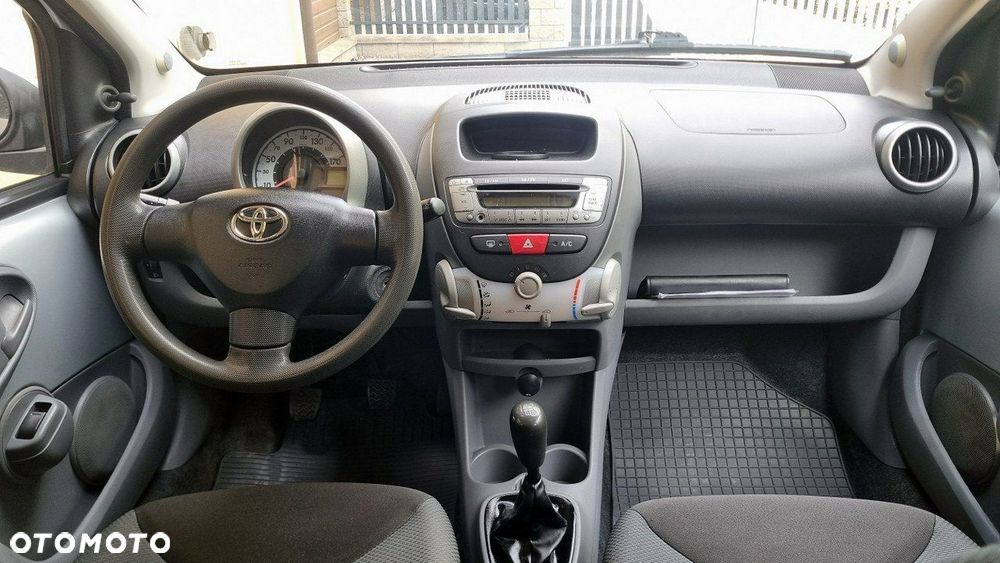Toyota Aygo - 12