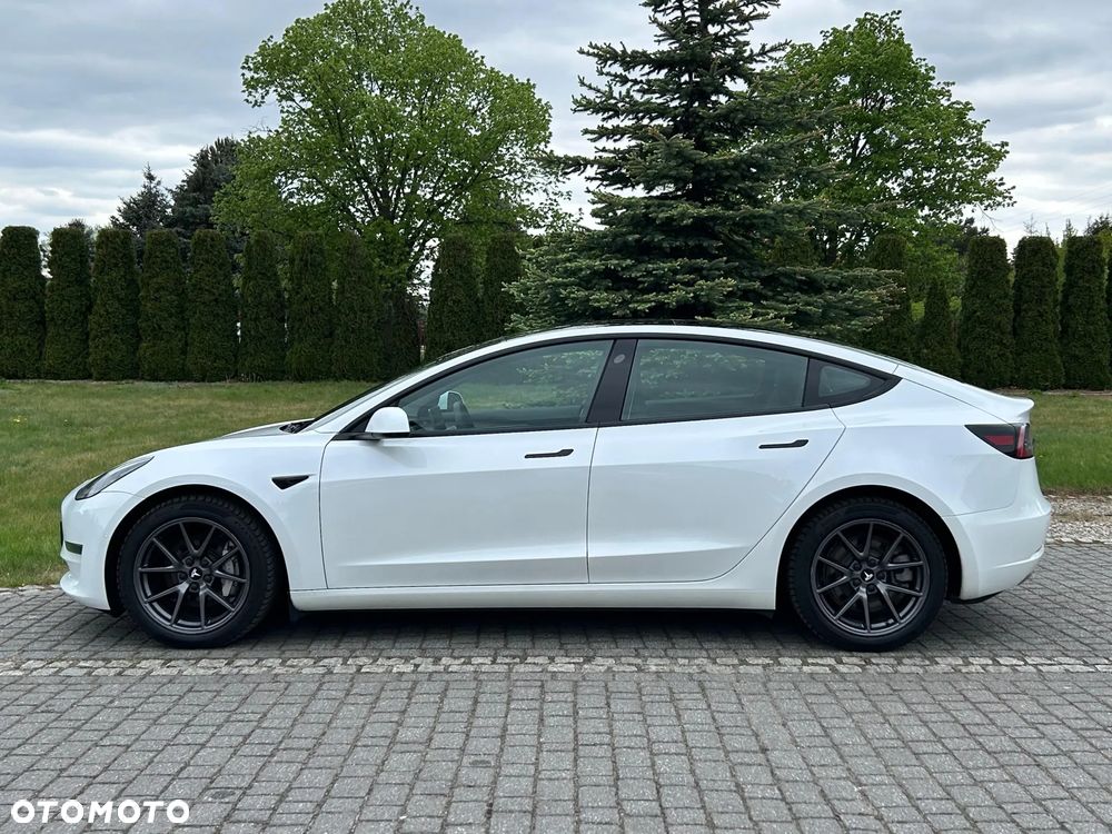 Tesla Model 3 - 12