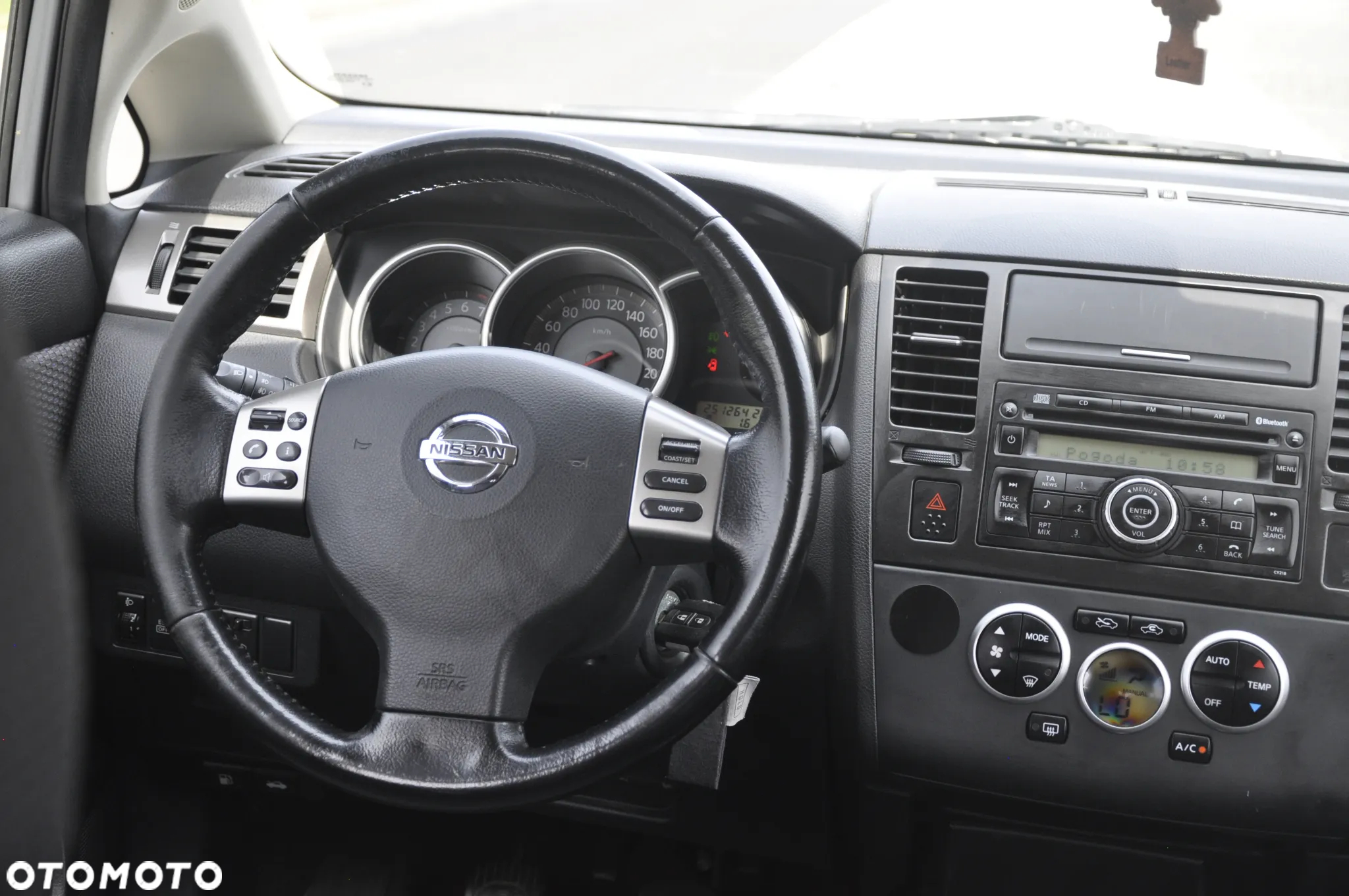 Nissan Tiida 1.6 Visia AC/CD - 16
