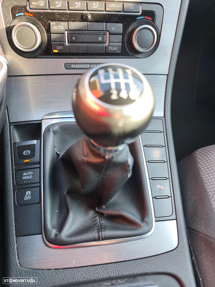 VW Passat 1.6 TDI BlueMotion - 26