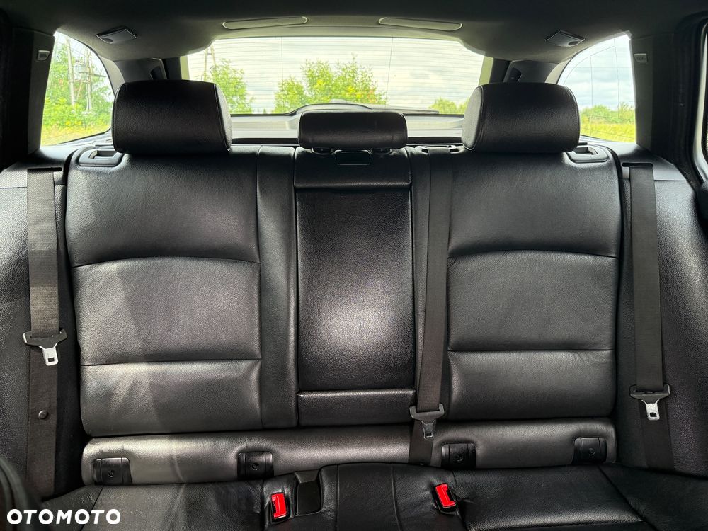 BMW Seria 5 525d Sport-Aut Luxury Line - 27