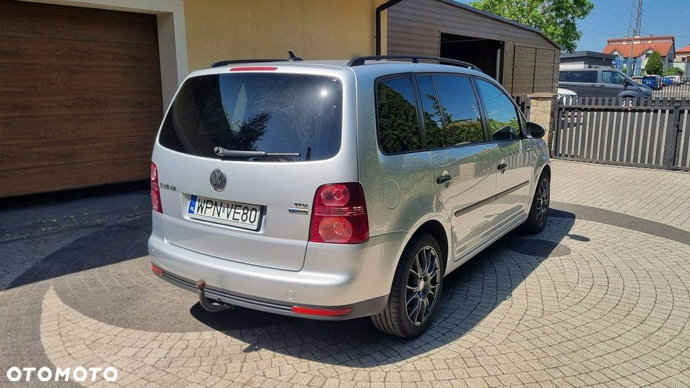Volkswagen Touran - 6