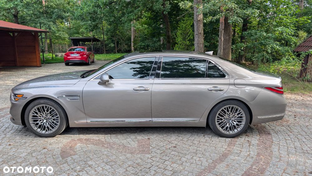 Genesis G90 - 6