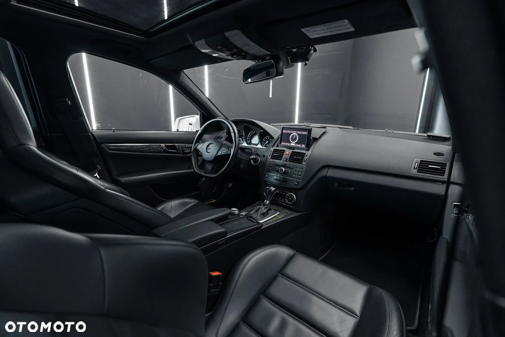 Mercedes-Benz Klasa C 63 AMG 7G-TRONIC - 25