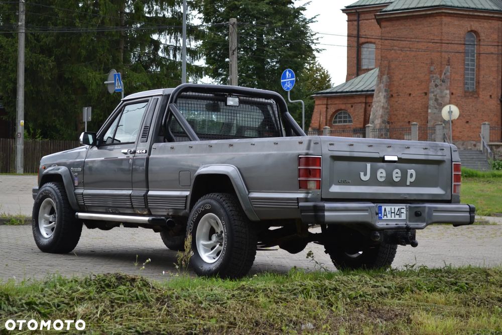 Jeep Comanche - 16
