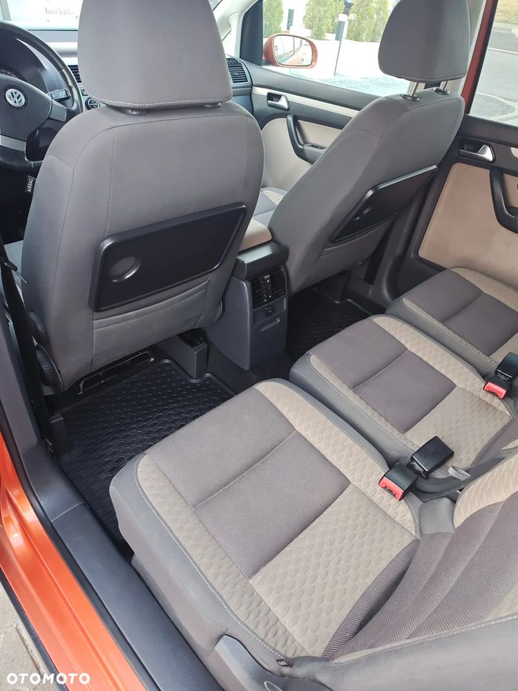 Volkswagen Touran 2.0 TDI DPF Cross - 8