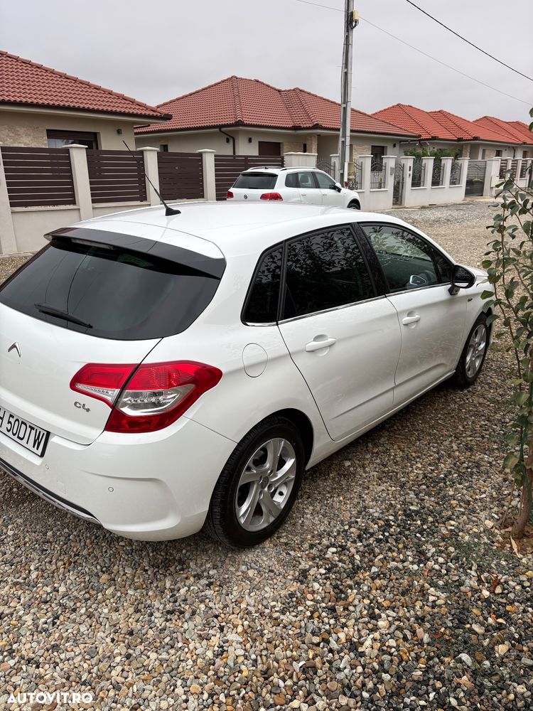 Citroën C4 1.6 e-HDi FAP Exclusive - 4