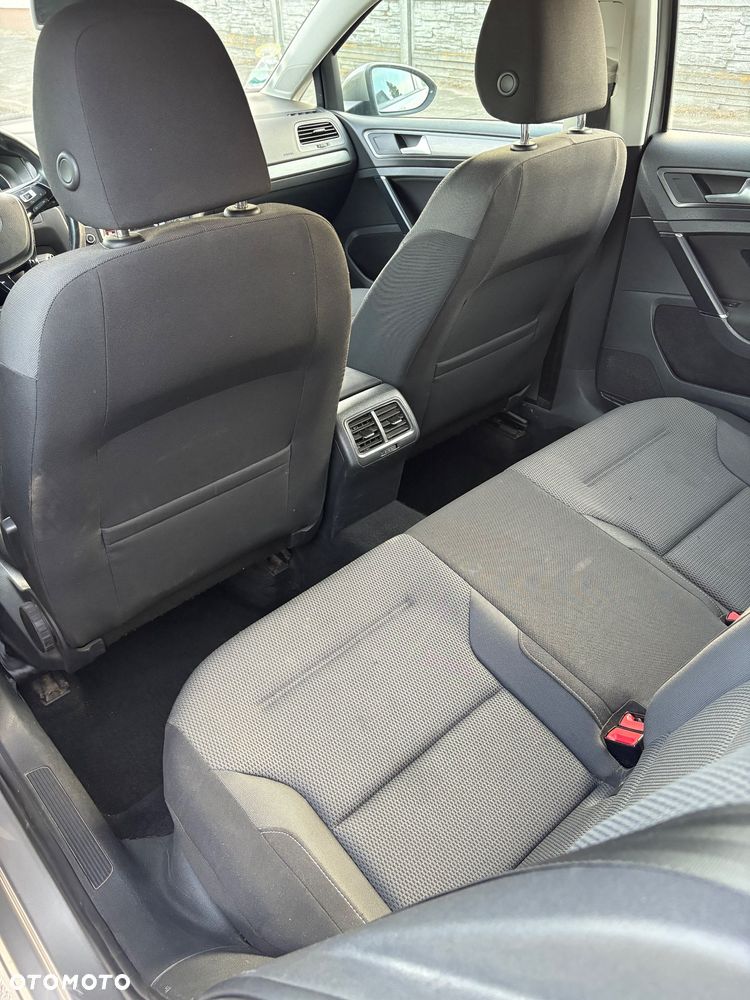 Volkswagen Golf - 11