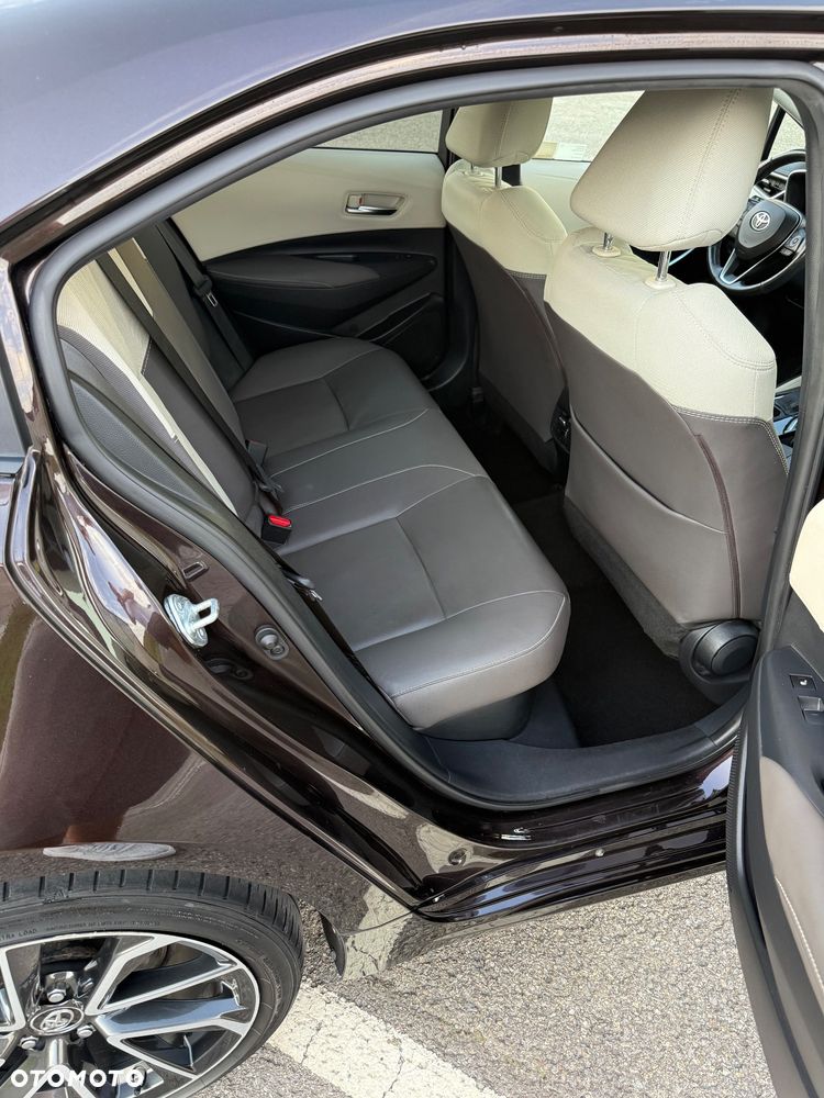 Toyota Corolla 1.8 Hybrid Executive - 24