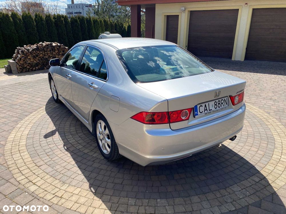 Honda Accord - 4