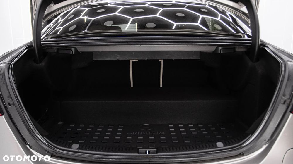 Mercedes-Benz Klasa E 300 de 4-Matic Avantgarde - 34