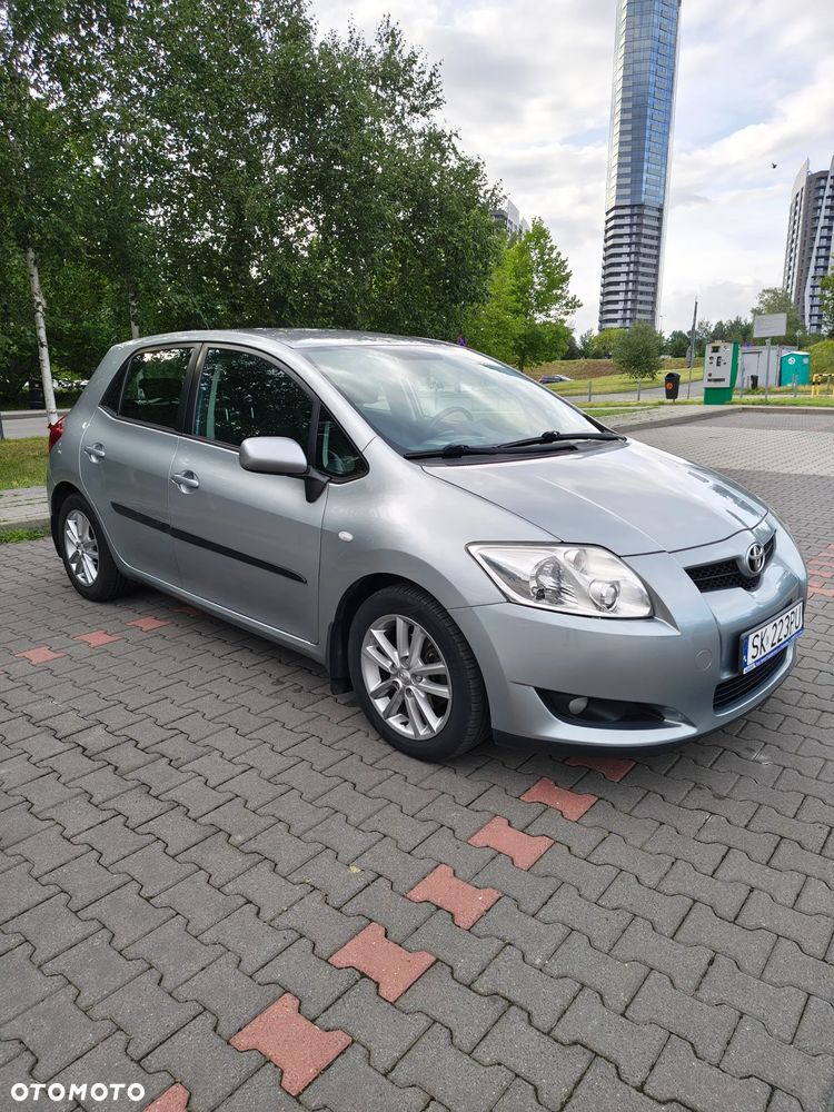Toyota Auris 1.6 Sol - 1