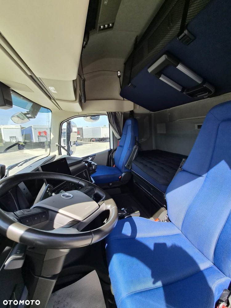 Volvo Volvo FH 460 GLOBETROTTER XL I-SAVE + ADR - 8