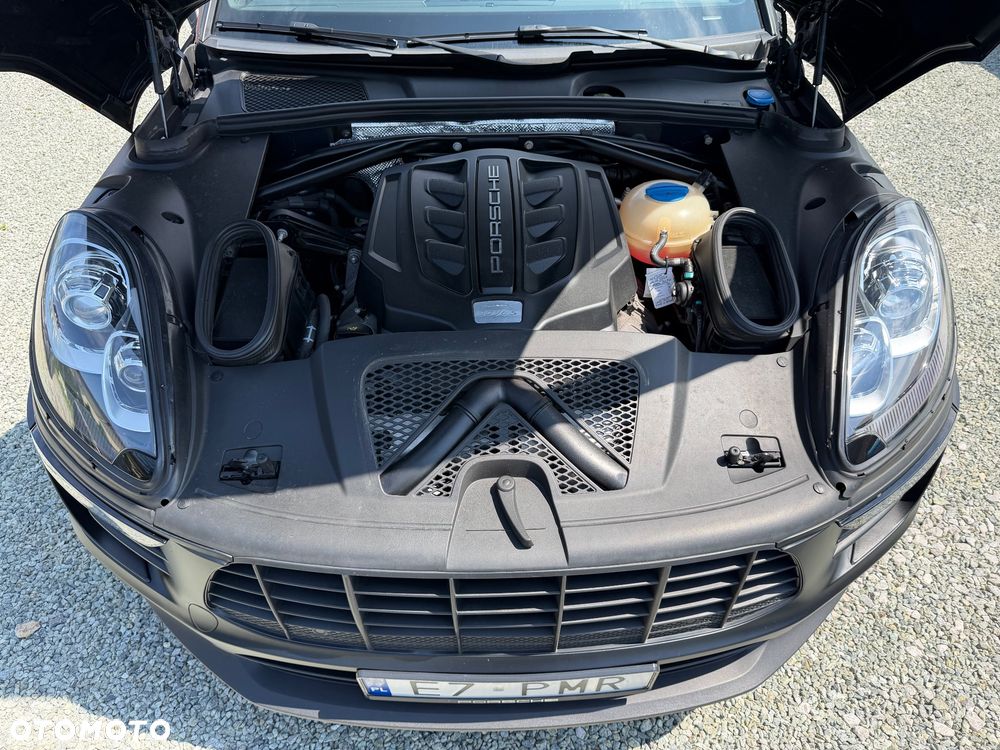 Porsche Macan S - 40