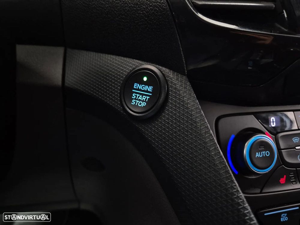 Ford Transit Connect Outro - 35