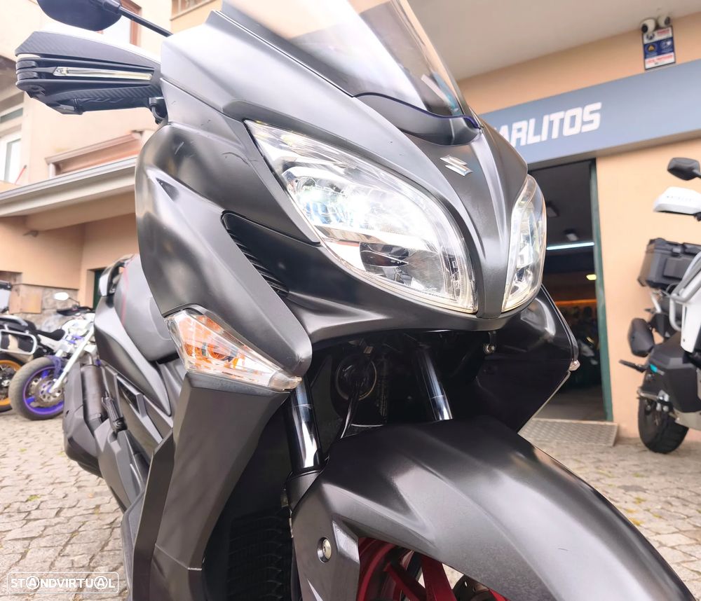 Suzuki Burgman Maxi Scooter - 6