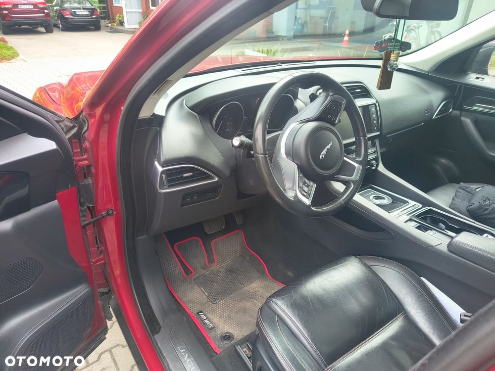 Jaguar F-Pace 20d AWD Portfolio - 12