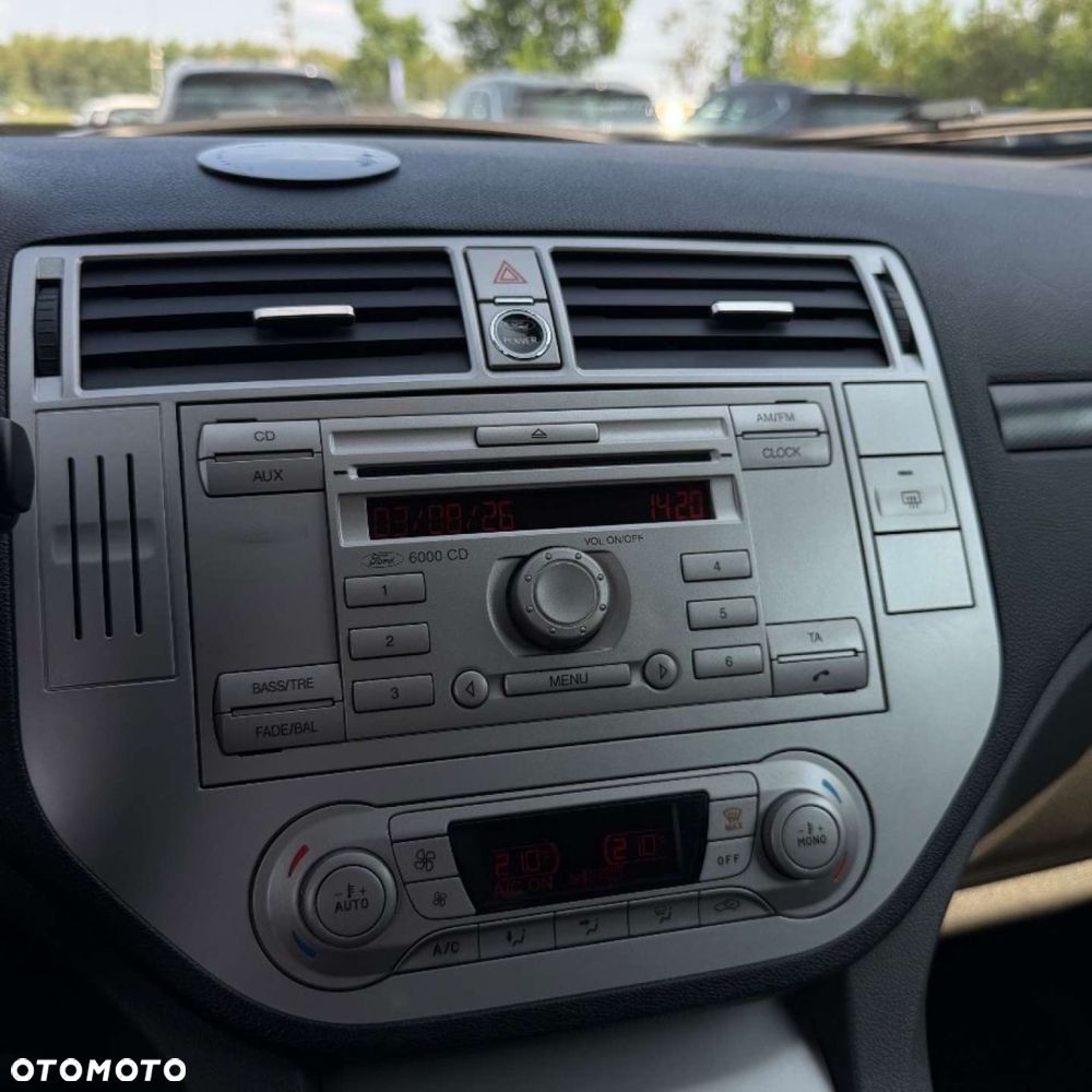 Ford Kuga - 22