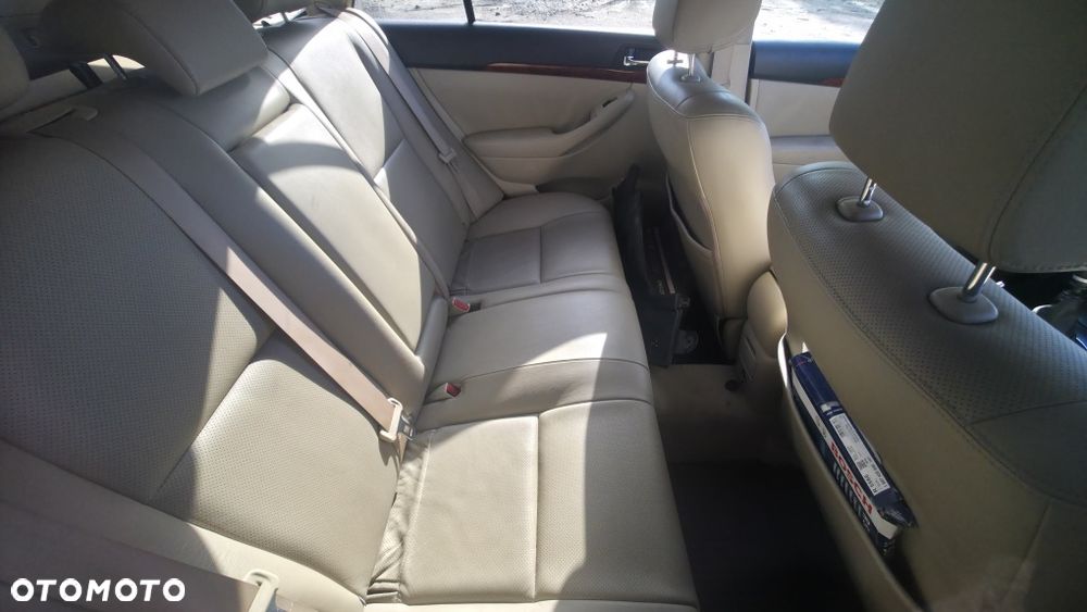 Toyota Avensis - 5