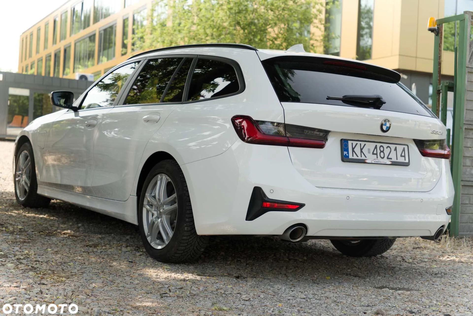 BMW Seria 3 330e PHEV - 4