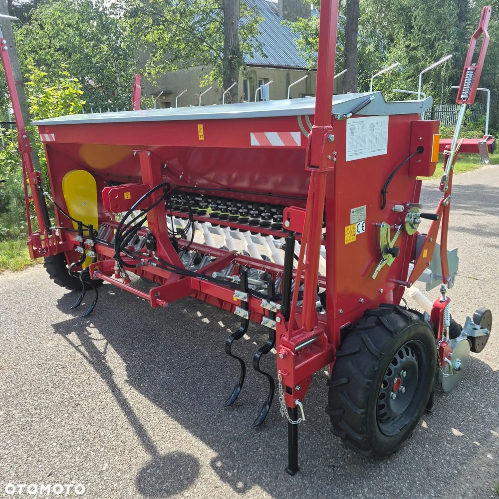 Meprozet Siewnik zbożowy 2-talerzowy S117T MEPROZET 3,0m; Siewnik zbożowy stopkowy-redlicowy S107/2 MEPROZET 2,5m; Siewnik zbożowy stopkowy-redlicowy S107 MEPROZET 3,0m - 6