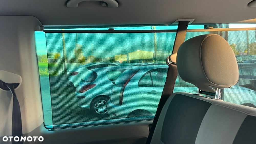 Volkswagen Caravelle - 15