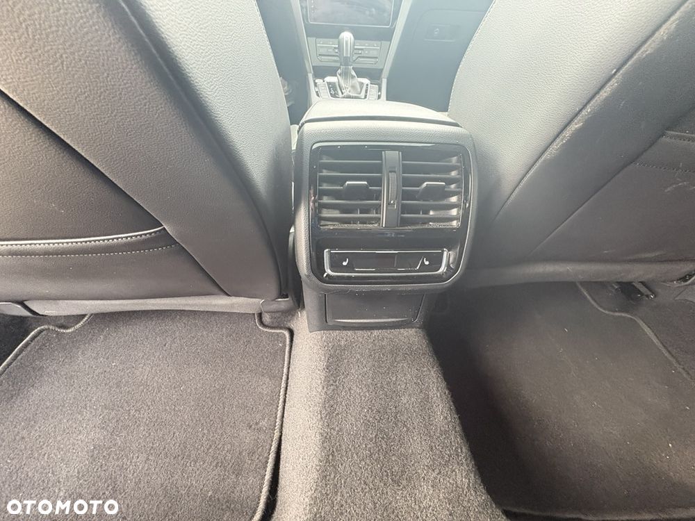 Volkswagen Arteon 2.0 TSI R-Line DSG - 25