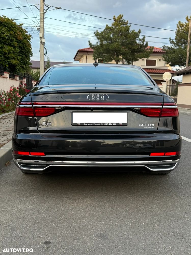 Audi A8 - 6