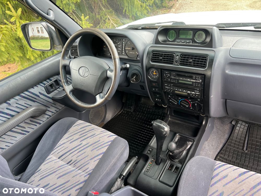 Toyota Land Cruiser - 17