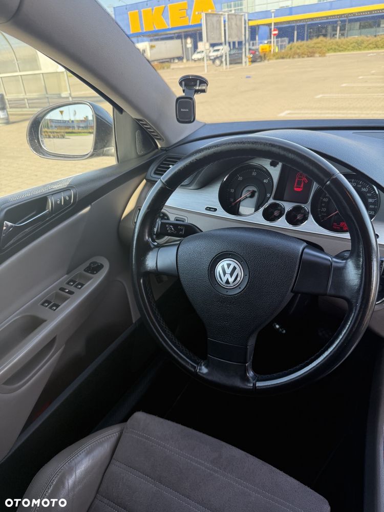 Volkswagen Passat 2.0 TDI DPF Highline - 18