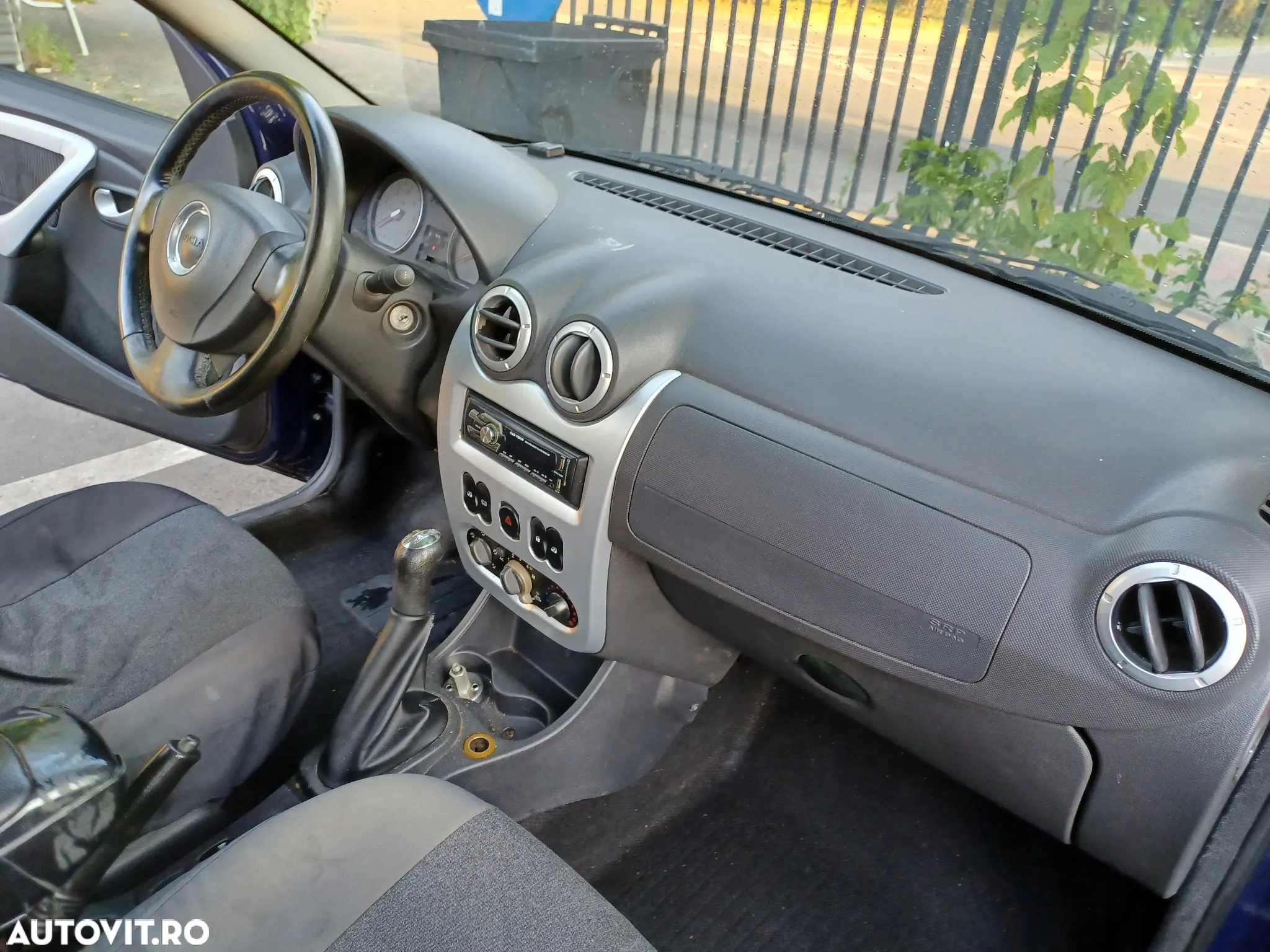 Dacia Logan 1.2 16V Laureate - 10