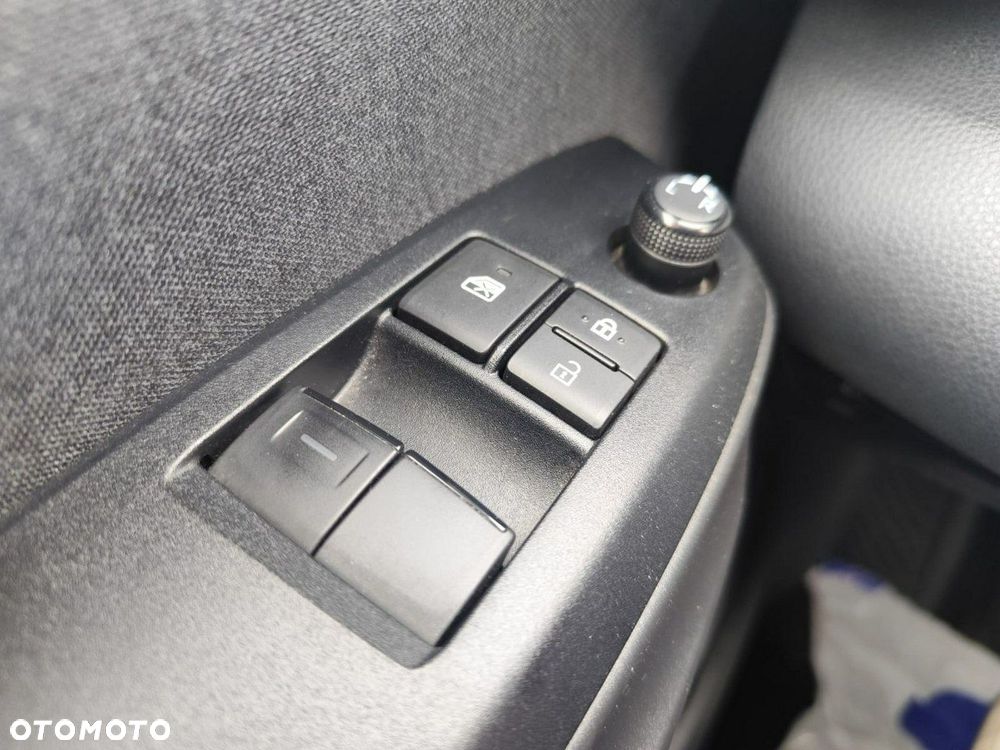 Toyota Yaris - 18