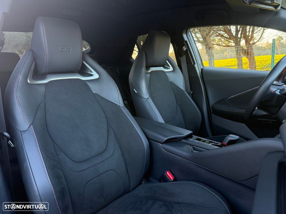 Toyota C-HR 2.0 HDF Plug-in GR Sport Premiere Edition - 35
