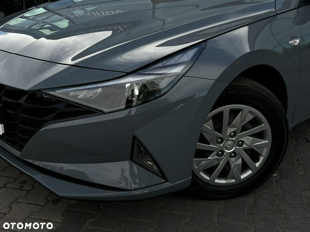 Hyundai Elantra - 4