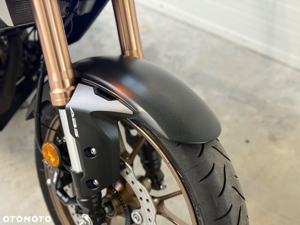 Honda CB - 9