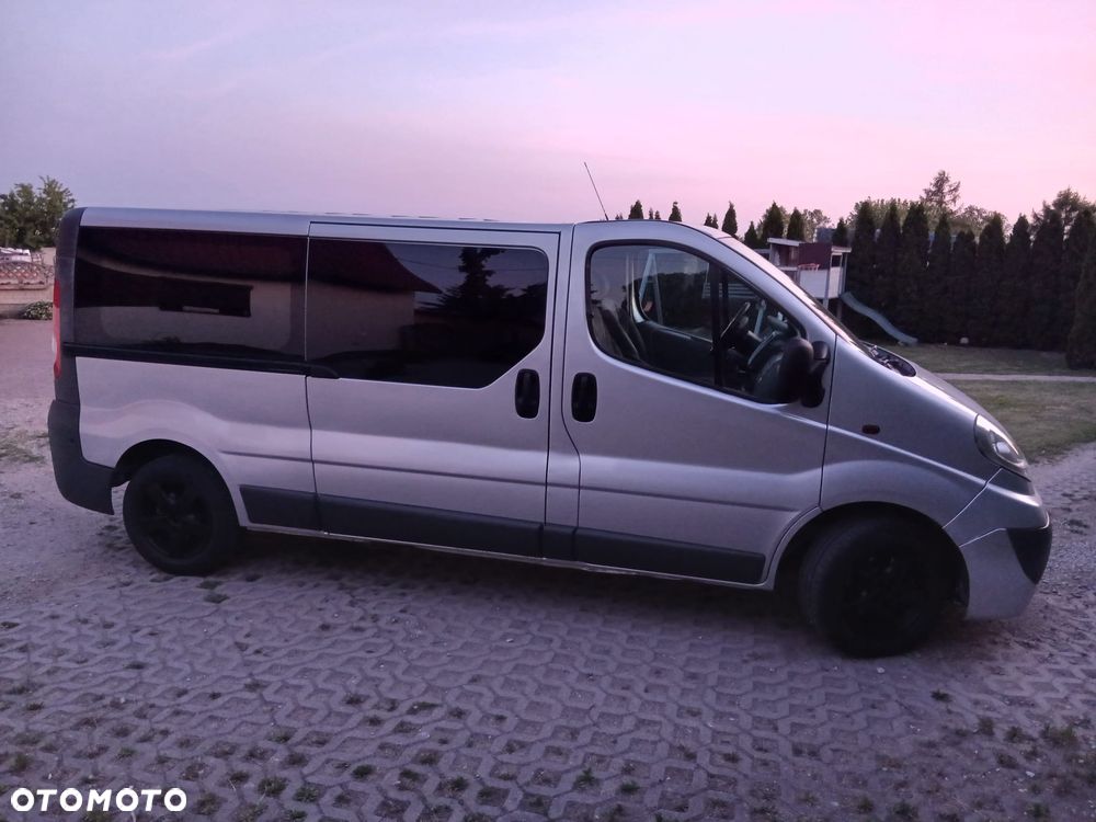 Opel Vivaro L2H1 2.9t - 12