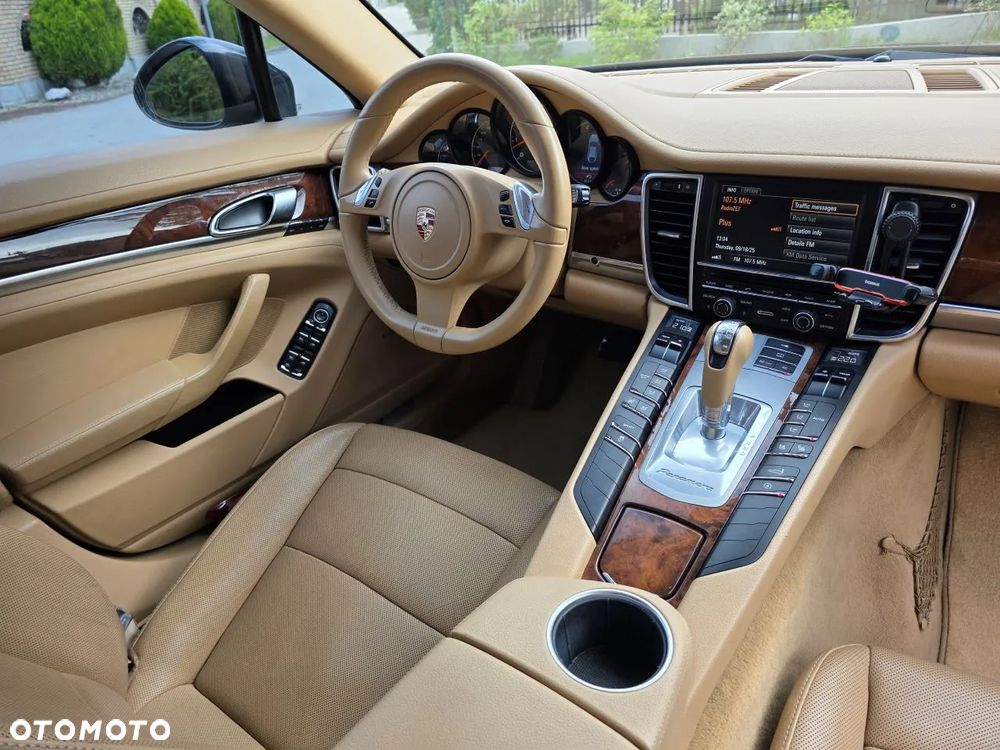 Porsche Panamera 4 PDK - 11