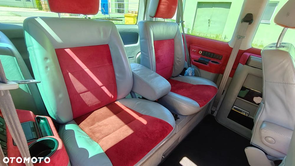 Volkswagen Caravelle - 15