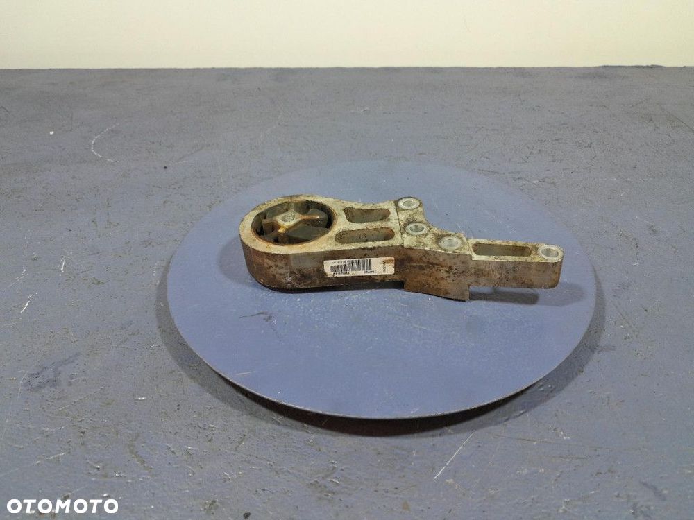 VOLVO V40 II 2.0 D3 D5204T6 150 KM PODUSZKA ŁAPA SILNIKA 31325048 - 4