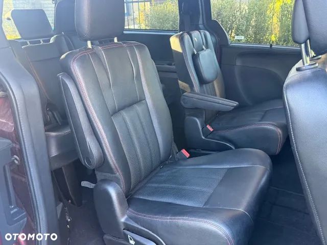 Dodge Grand Caravan 3.6 R/T - 37