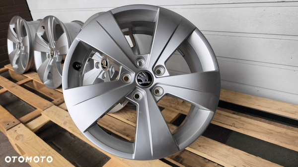 Felgi aluminiowe Skoda Superb III Vw Passat B8 17" 5x112 Et41 (OL609F)
