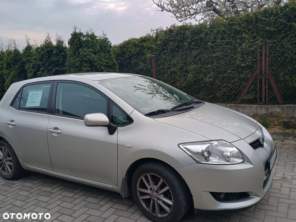 Toyota Auris 1.4 D-4D 2010 - 1