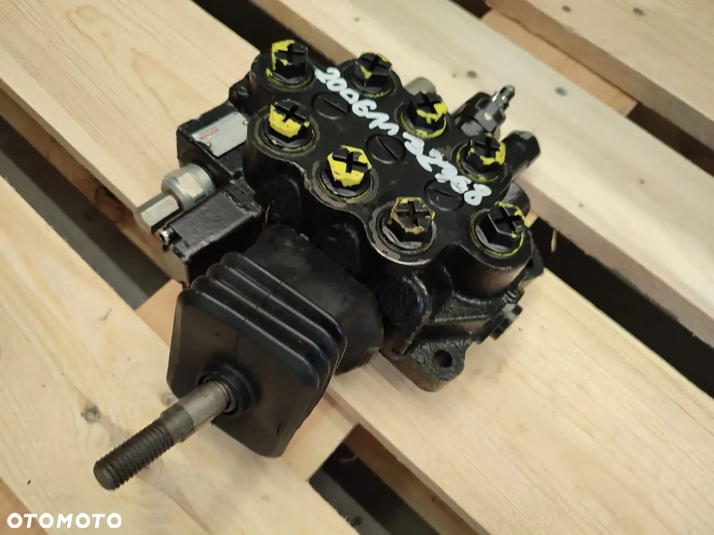 Rozdzielacz hydrauliczny 200061132368 BUCHER - 3