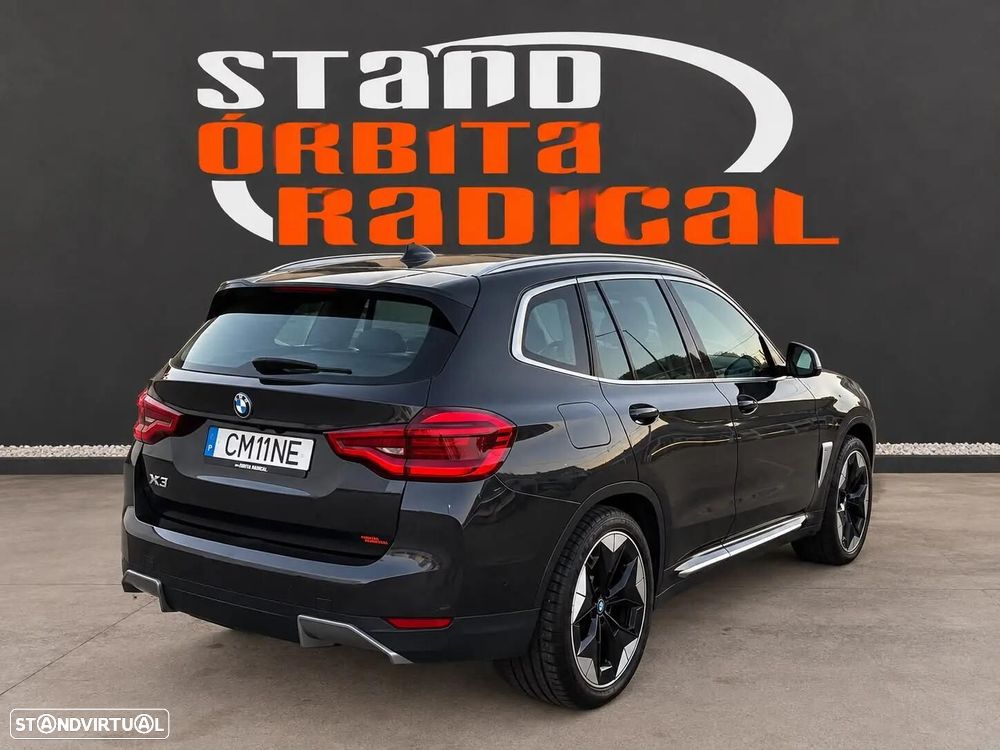 BMW iX3 Inspiring - 4
