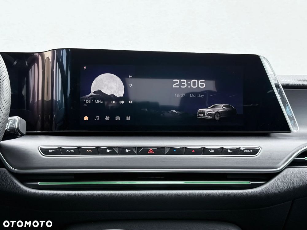 Hongqi H9 2.0T Deluxe - 35