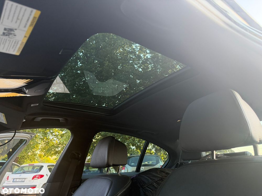 BMW Seria 5 530i xDrive M Sport Edition - 9