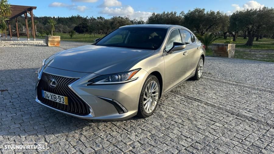 Lexus ES 300h Executive+ - 1
