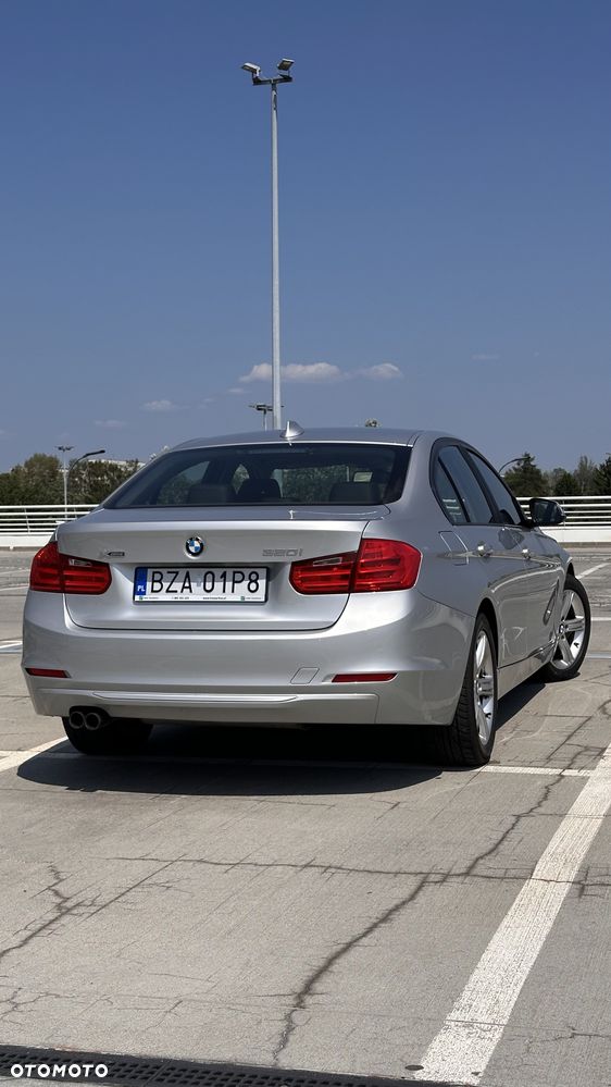 BMW Seria 3 320i - 30