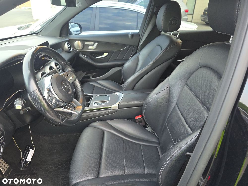 Mercedes-Benz GLC 300 4Matic 9G-TRONIC AMG Line - 12