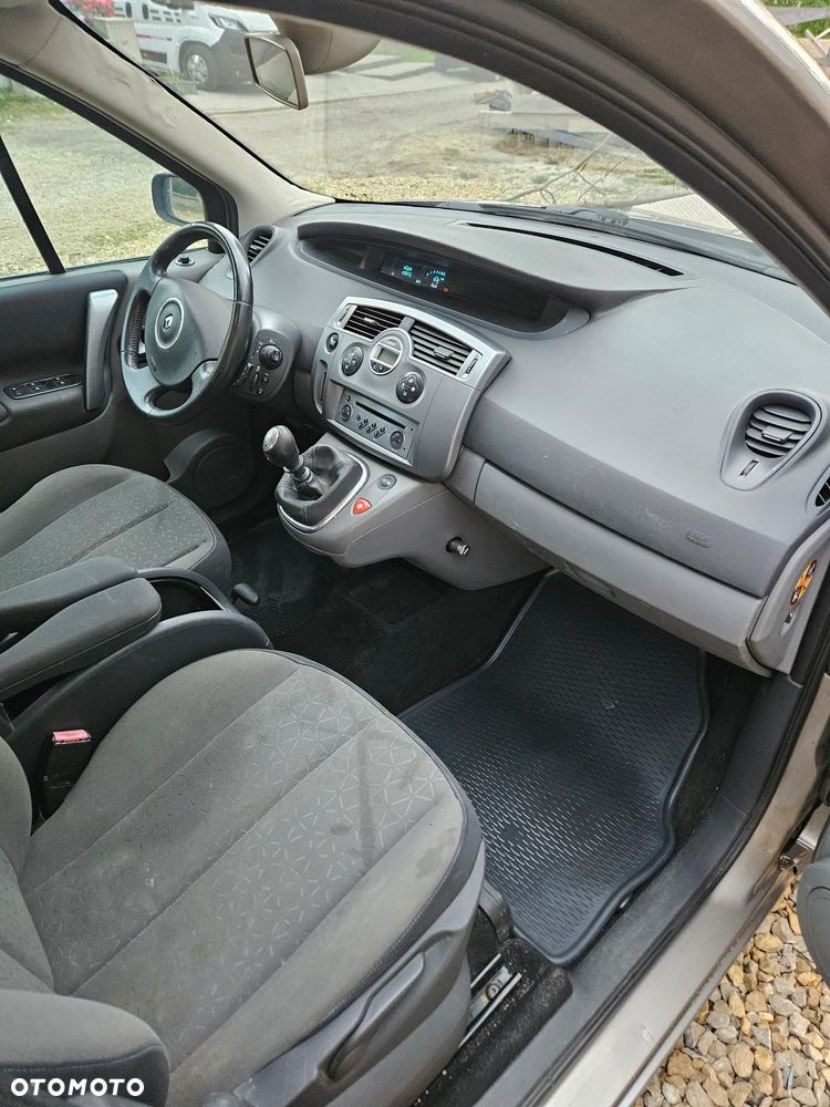Renault Scenic 1.5 dCi Emotion - 9